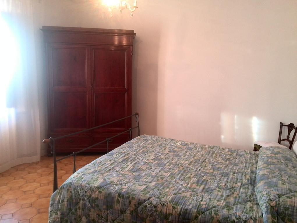 Ferienwohnung Casa Ricciardi Chianni Zimmer foto