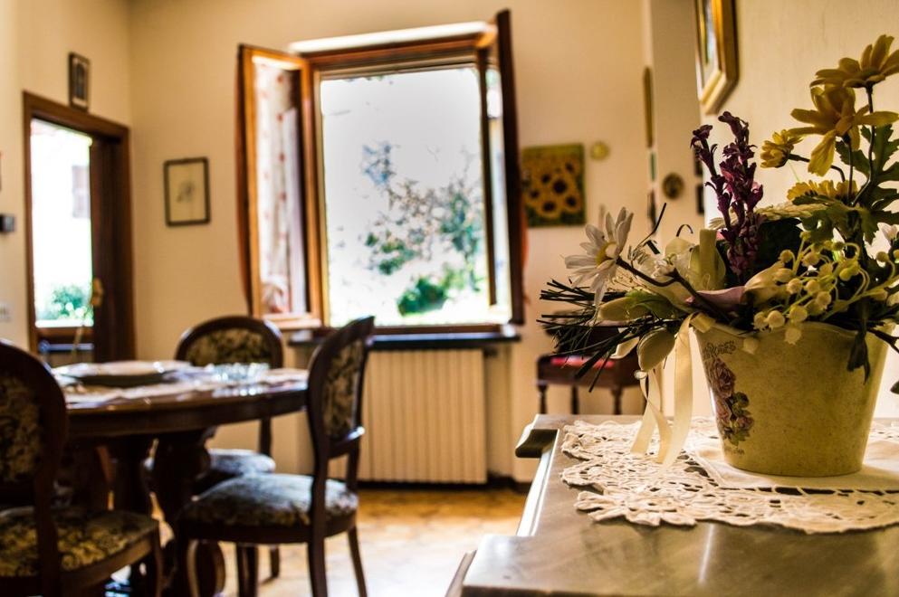 Ferienwohnung Casa Ricciardi Chianni Zimmer foto