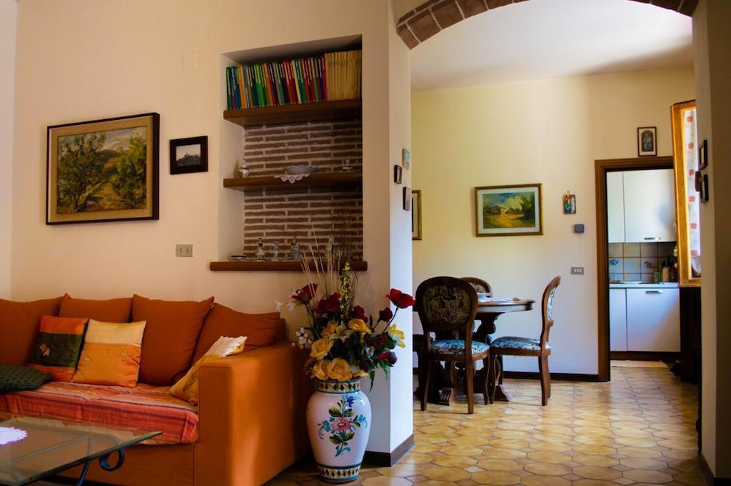 Ferienwohnung Casa Ricciardi Chianni Exterior foto
